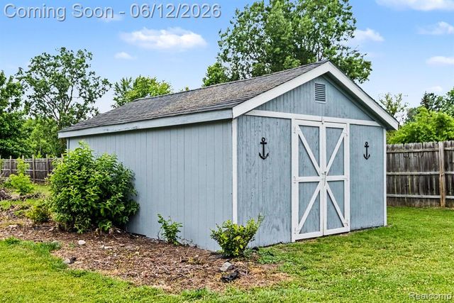 3474 Bilsky Street, Burton, MI 48519