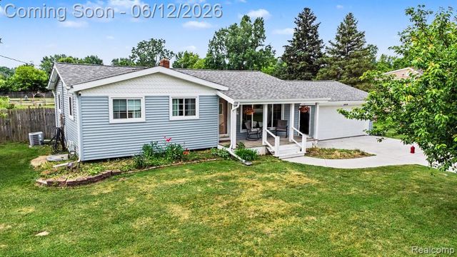 3474 Bilsky Street, Burton, MI 48519