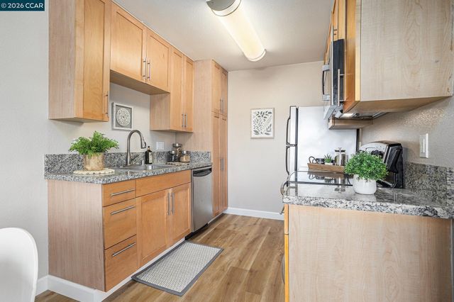 205 Masters Ct 3, Walnut Creek, CA 94598