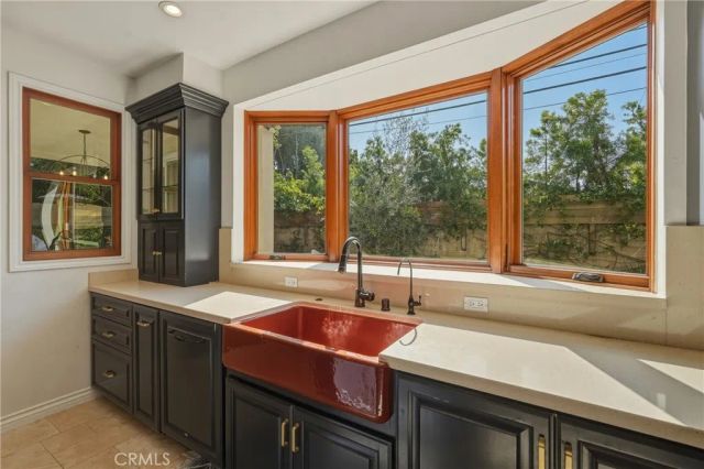 6750 Andover Lane, Los Angeles, CA 90045