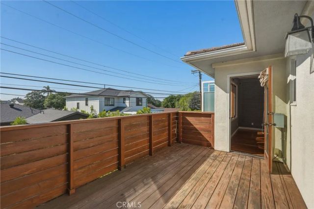 6750 Andover Lane, Los Angeles, CA 90045