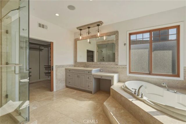 6750 Andover Lane, Los Angeles, CA 90045