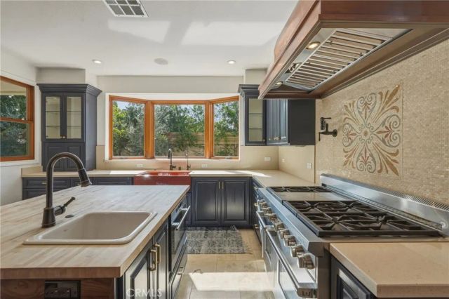 6750 Andover Lane, Los Angeles, CA 90045