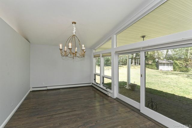 15 Mariners Court, Centerport, NY 11721