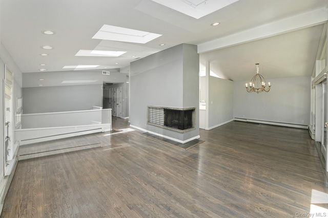 15 Mariners Court, Centerport, NY 11721