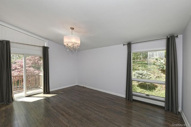 15 Mariners Court, Centerport, NY 11721