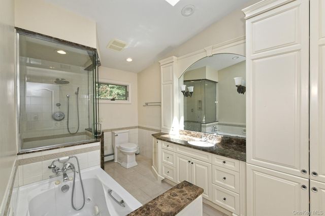 15 Mariners Court, Centerport, NY 11721