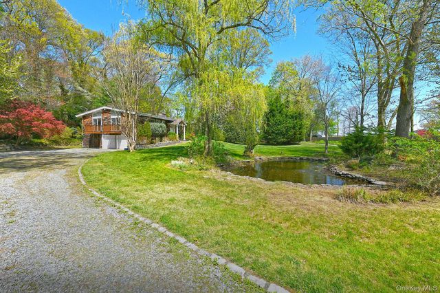 15 Mariners Court, Centerport, NY 11721