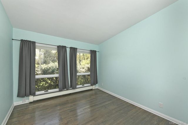 15 Mariners Court, Centerport, NY 11721