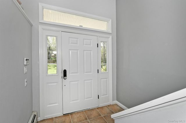 15 Mariners Court, Centerport, NY 11721