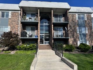 1617 N Windsor Drive 207, Arlington Heights, IL 60004