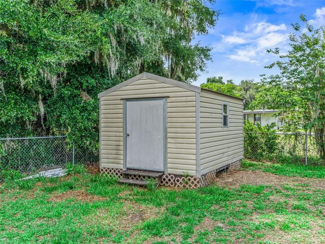 1195 CR 441, Lake Panasoffkee, FL 33538