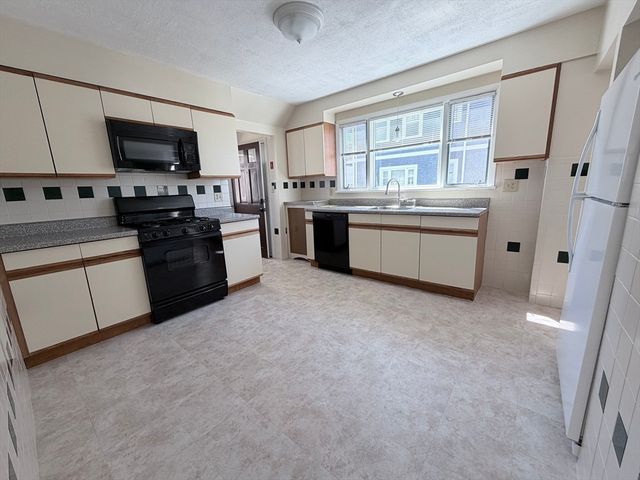 861 Fellsway 1, Medford, MA 02155