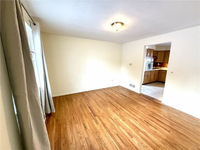 1449 Park View Dr, Mccandless, PA 15101