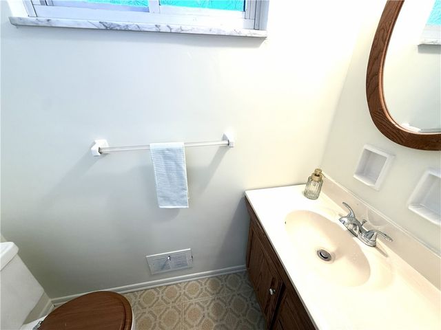 1449 Park View Dr, Mccandless, PA 15101