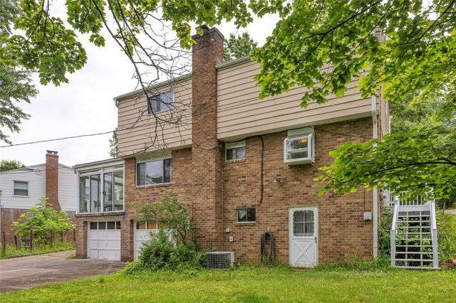 1449 Park View Dr, Mccandless, PA 15101