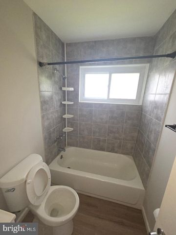 42 INDIAN RED RD, Levittown, PA 19057