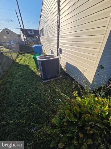 42 INDIAN RED RD, Levittown, PA 19057