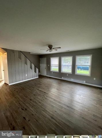 42 INDIAN RED RD, Levittown, PA 19057