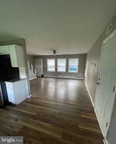 42 INDIAN RED RD, Levittown, PA 19057