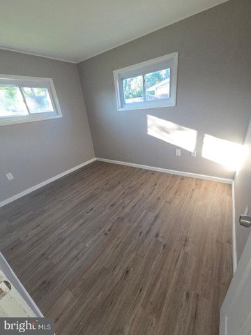 42 INDIAN RED RD, Levittown, PA 19057