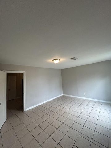 301 W Austin Avenue, Pasadena, TX 77502