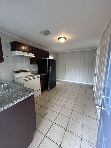 301 W Austin Avenue, Pasadena, TX 77502