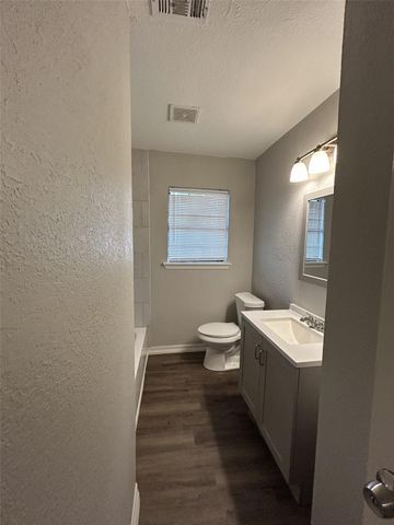301 W Austin Avenue, Pasadena, TX 77502