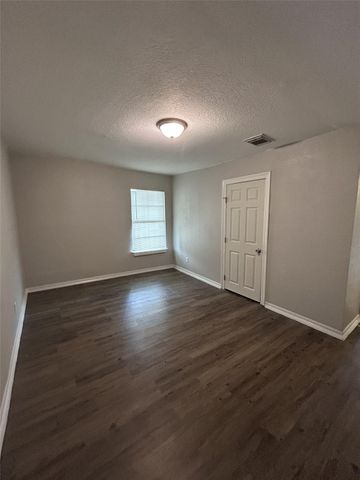 301 W Austin Avenue, Pasadena, TX 77502