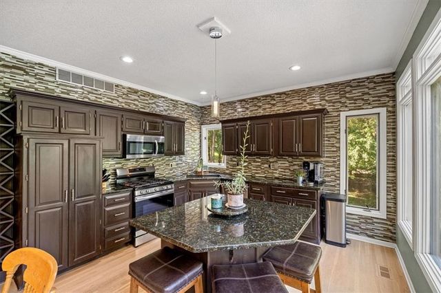 32210 W 91 Street, De Soto, KS 66018