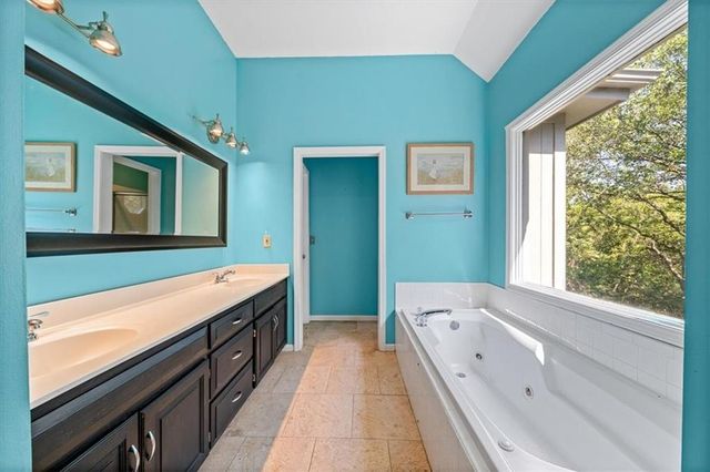 32210 W 91 Street, De Soto, KS 66018