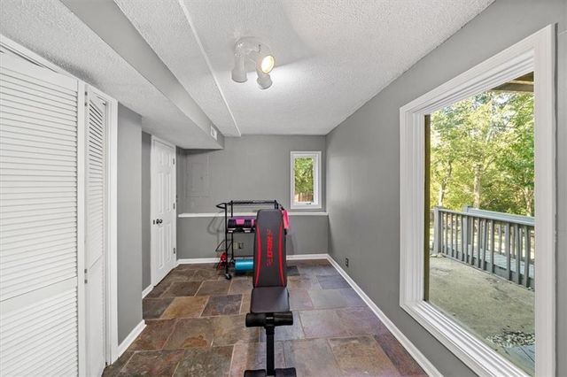 32210 W 91 Street, De Soto, KS 66018