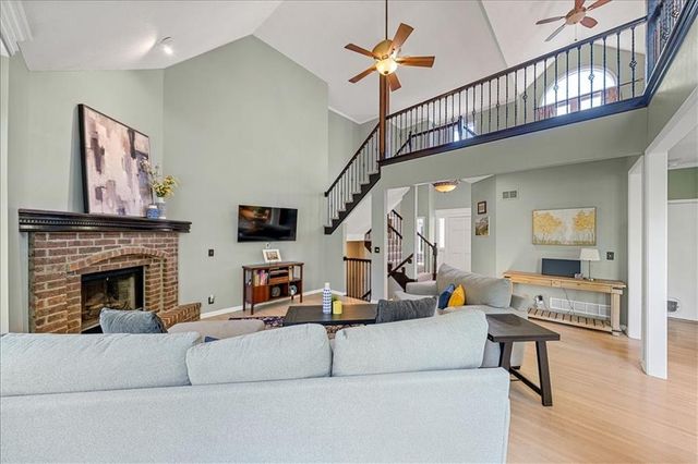 32210 W 91 Street, De Soto, KS 66018