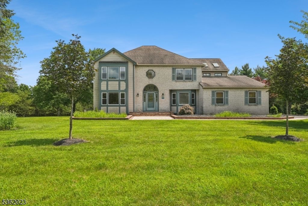 45 Adams Dr, Montgomery Twp., NJ 08502