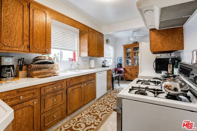 6626 W 6th Street, Los Angeles, CA 90048