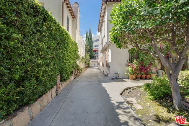 6626 W 6th Street, Los Angeles, CA 90048