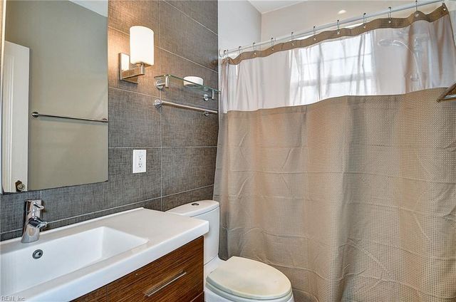 742 Washington Park Apt C2, Norfolk, VA 23517