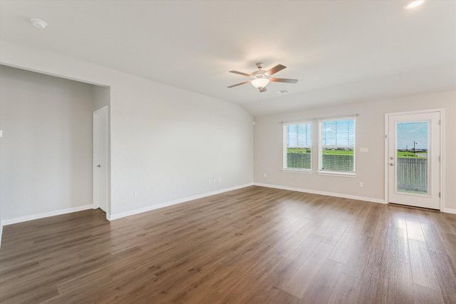 632 Wild Spur LN, Liberty Hill, TX 78642