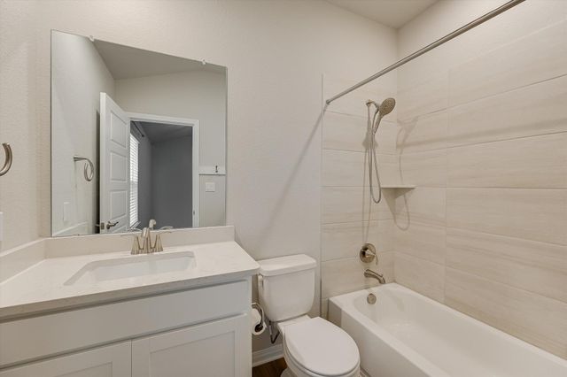 632 Wild Spur LN, Liberty Hill, TX 78642