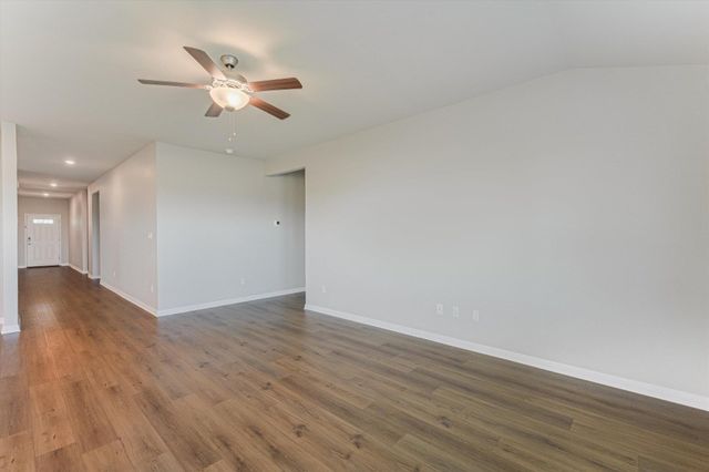 632 Wild Spur LN, Liberty Hill, TX 78642