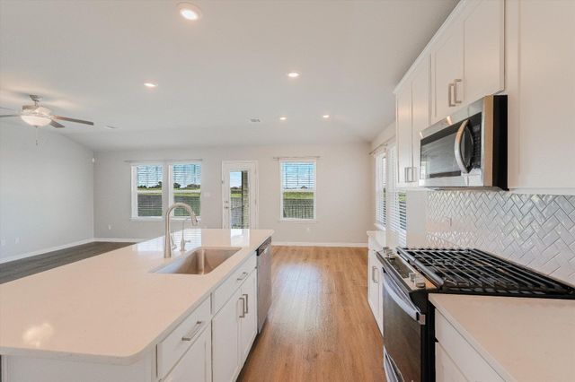 632 Wild Spur LN, Liberty Hill, TX 78642