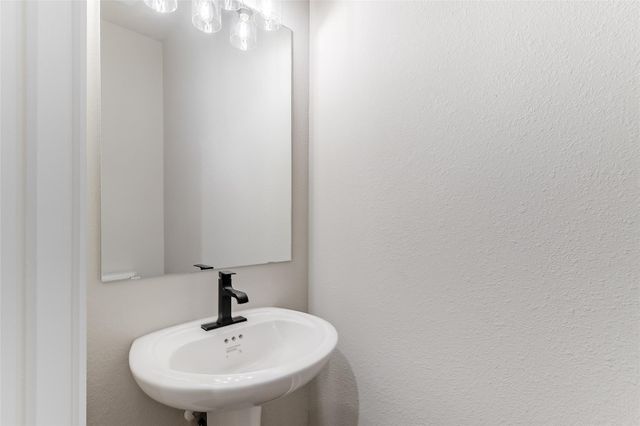 179 Rosebud Ranch RD, Bertram, TX 78605