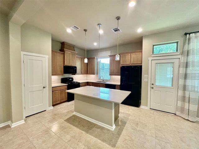 110 Handley Drive, Montgomery, TX 77316