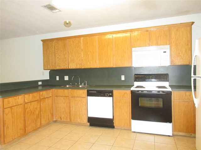 916 Willow Pond Street 916 & 918, College Station, TX 77845