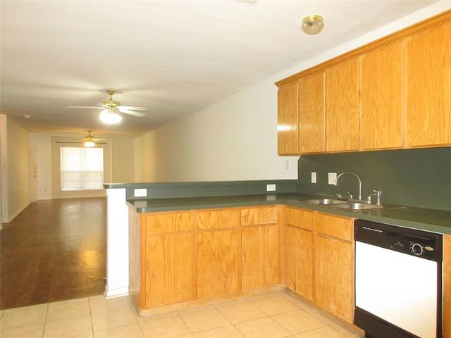 916 Willow Pond Street 916 & 918, College Station, TX 77845