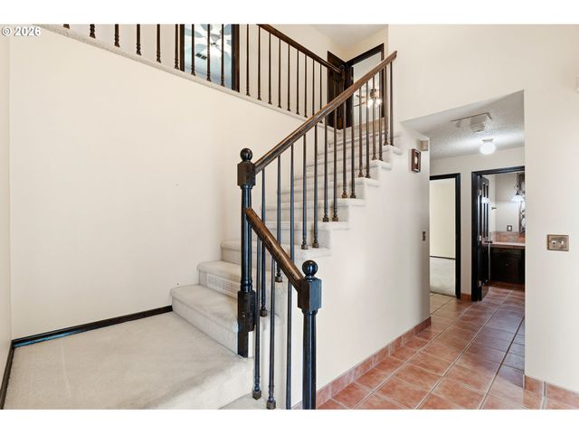 330 Ne 17TH Ave, Hillsboro, OR 97124