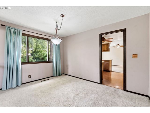 330 Ne 17TH Ave, Hillsboro, OR 97124
