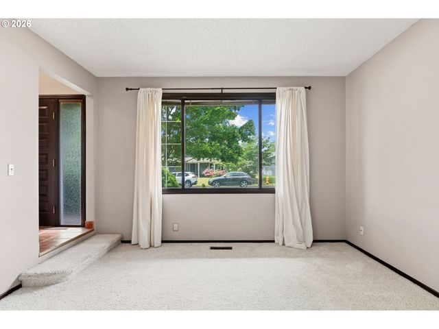 330 Ne 17TH Ave, Hillsboro, OR 97124