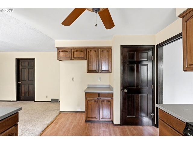 330 Ne 17TH Ave, Hillsboro, OR 97124