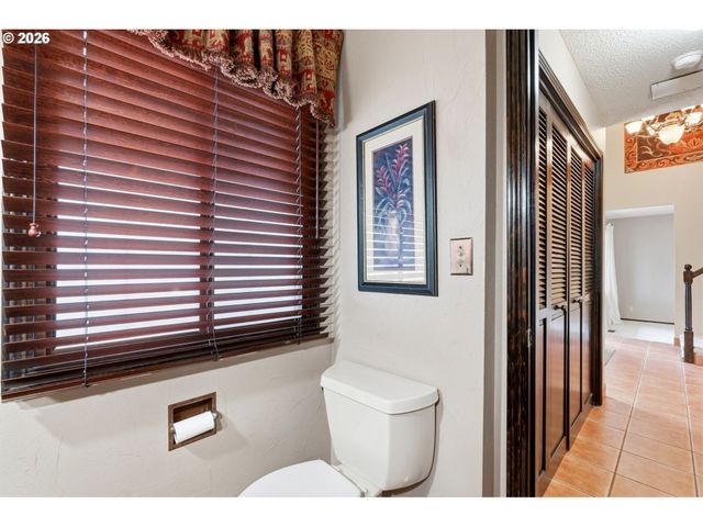 330 Ne 17TH Ave, Hillsboro, OR 97124
